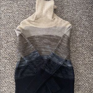 Brown/Black ombre’ turtleneck.